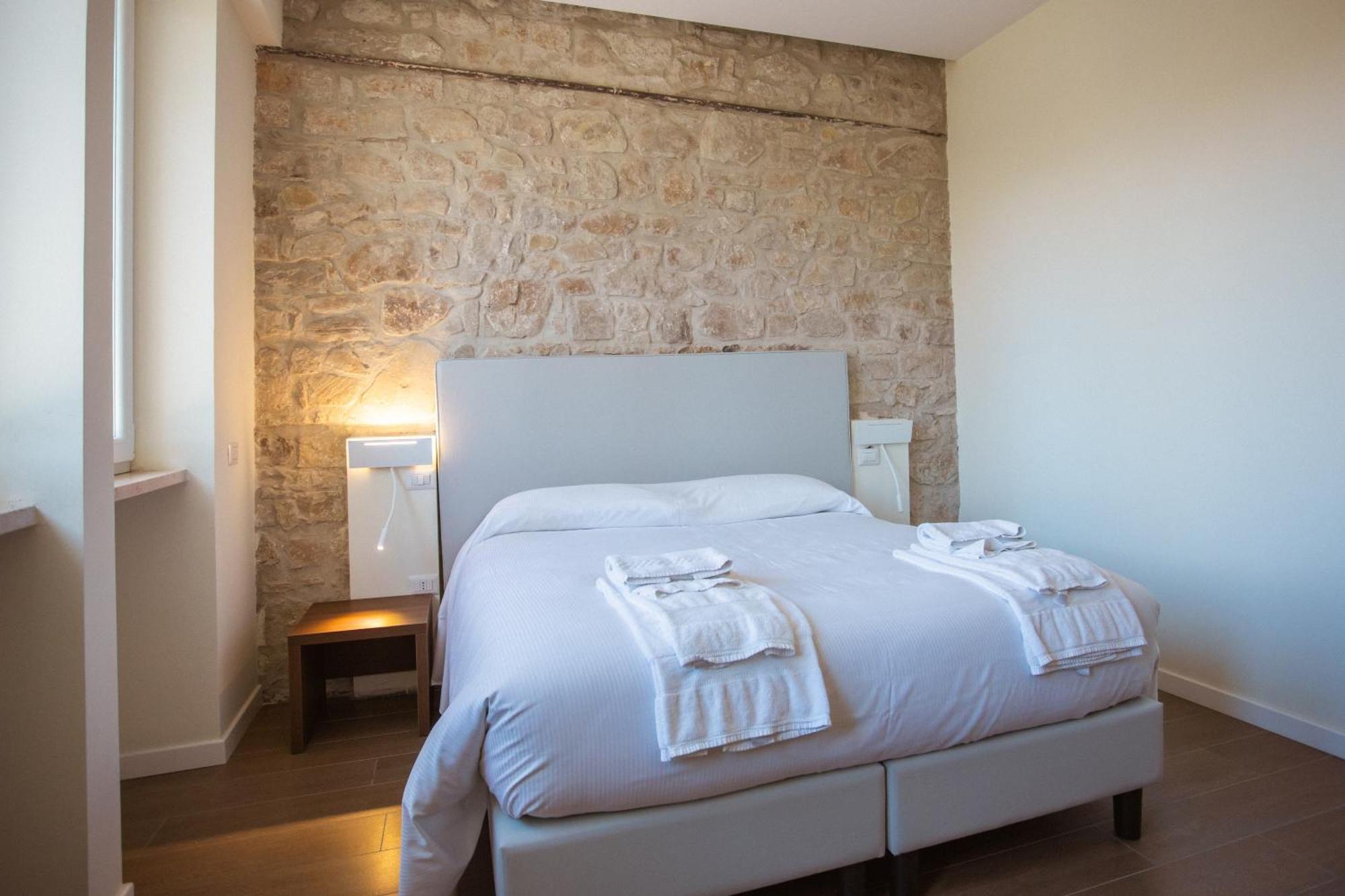 Tre Cancelli Rooms Potenza Bagian luar foto